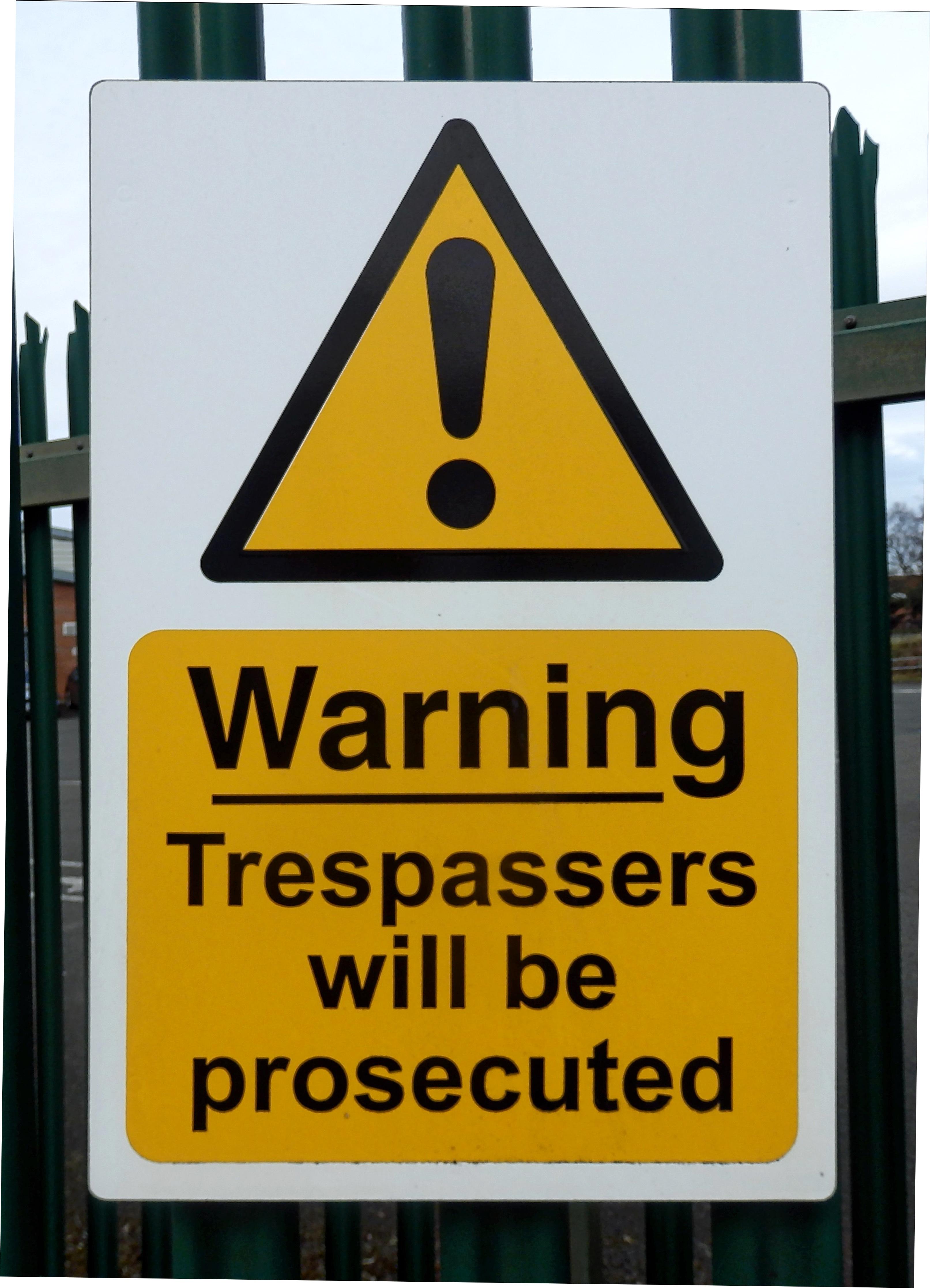 Warning Trespassing or causing nuisance school site sign Sicherheit